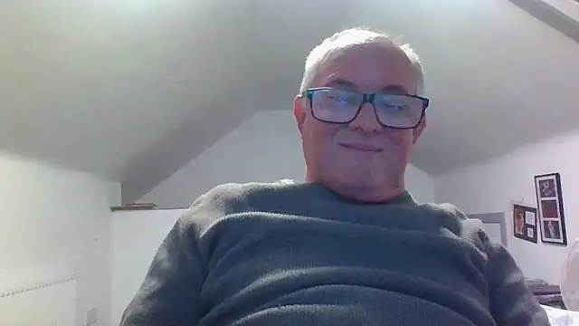 Snapshot of naughtygrandad1 chatting on September 25, 6:51 pm naughtygrandad1 online show from September 25, 6:51 pm