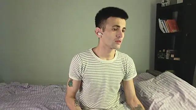 saintlauren1 online show from November 5, 1:24 pm