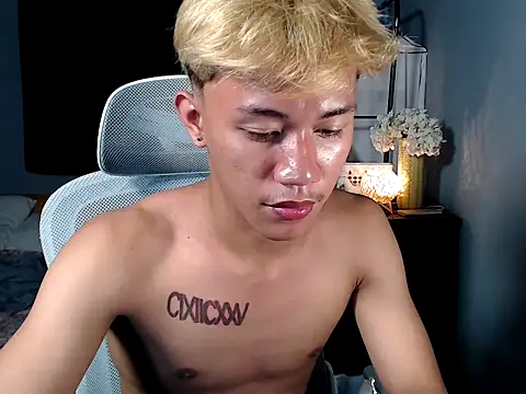 naughtyboyloy 0 online show from December 16, 6:26 pm