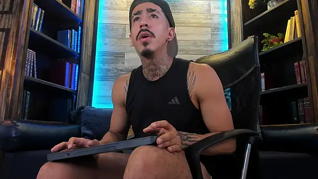 Snapshot of Donovan_Desmond chatting on September 10, 10:52 pm Donovan Desmond online show from September 10, 10:52 pm