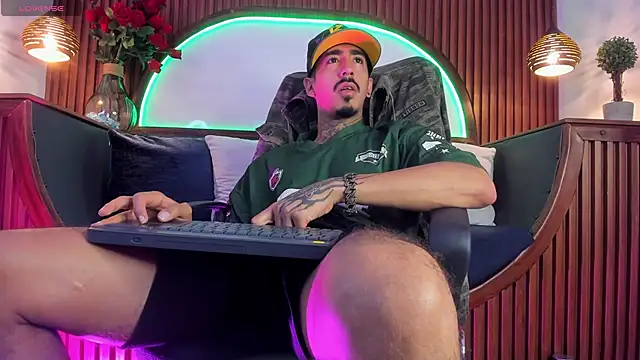 Donovan Desmond online show from January 10, 4:28 am