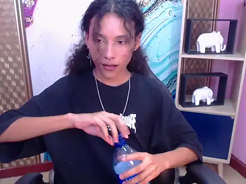 Snapshot of Andrew_Landry chatting on September 13, 8:32 pm Andrew Landry online show from September 13, 8:32 pm