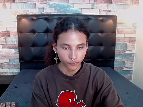 Snapshot of Andrew_Landry chatting on October 17, 4:00 pm Andrew Landry online show from October 17, 4:00 pm