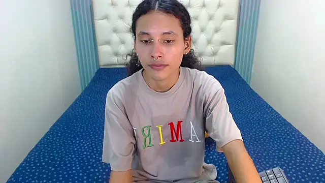Snapshot of Andrew_Landry chatting on October 13, 2:34 pm Andrew Landry online show from October 13, 2:34 pm