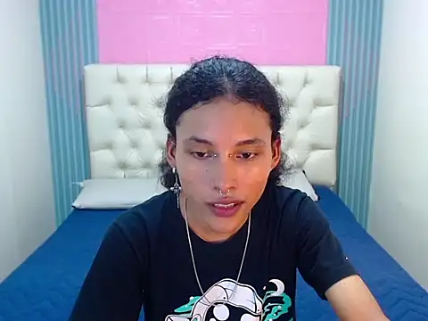 Snapshot of Andrew_Landry chatting on September 10, 5:44 pm Andrew Landry online show from September 10, 5:44 pm