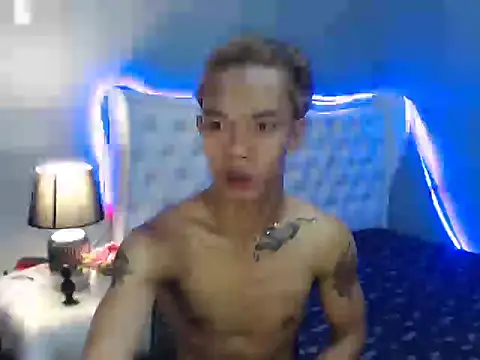 Snapshot of jersthebigfuckerxxx chatting on October 19, 1:03 pm jersthebigfuckerxxx online show from October 19, 1:03 pm