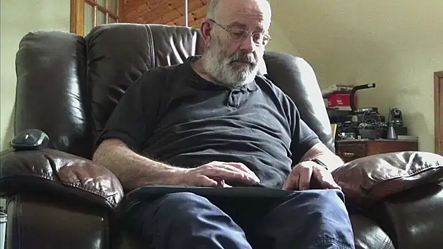 janzer13 online show from March 26, 1:48 pm