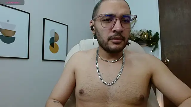   Damian    online show from December 3, 1:11 am