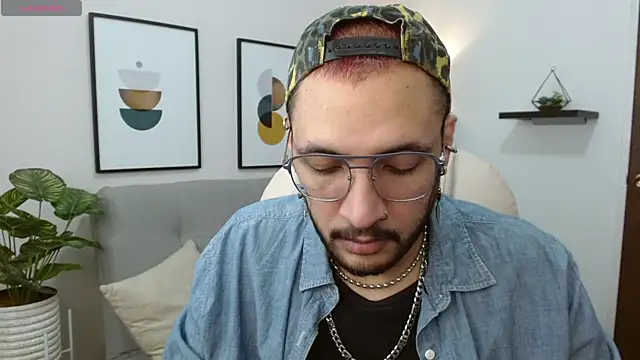 Snapshot of __Damian___ chatting on September 23, 11:37 pm Damian online show from September 23, 11:37 pm