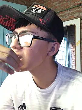 BADBOY200402 online show from April 29, 8:37 pm