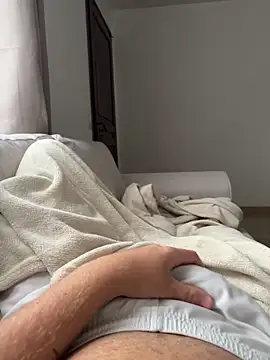 HommeSecret- online show from September 14, 4:20 pm