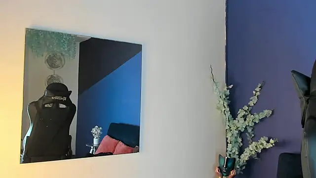 RowanCley online show from November 20, 3:55 pm