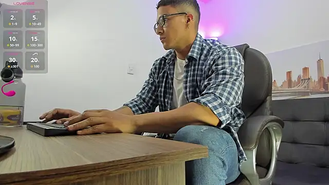 Dash Bukoski online show from September 29, 11:41 am