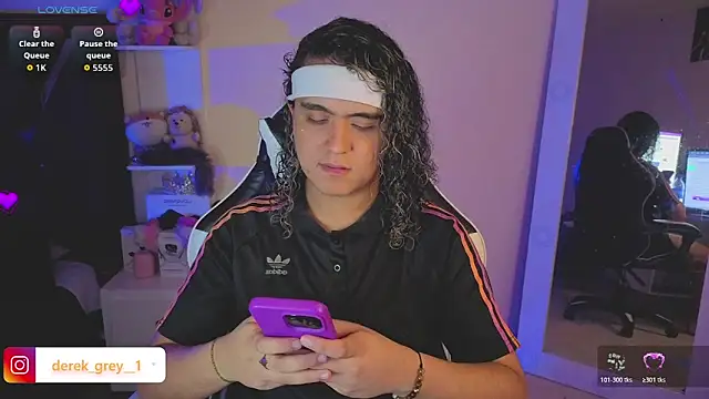 derek greyy  online show from March 5, 9:22 pm