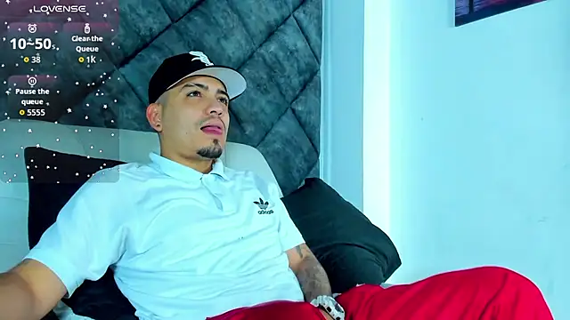 OwenStonne  online show from November 26, 12:19 pm