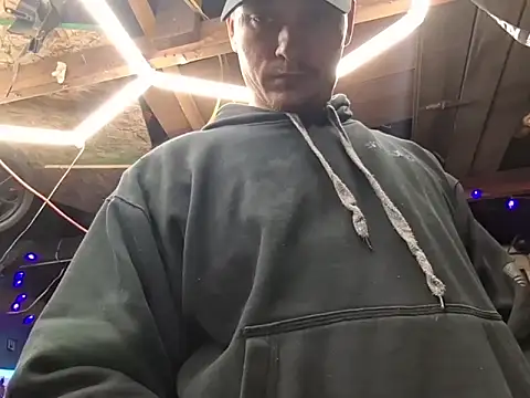 twistafatpipe online show from March 16, 7:34 am