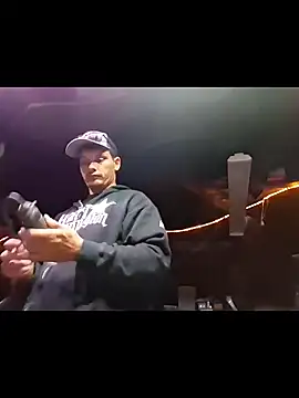 twistafatpipe online show from October 26, 9:28 pm