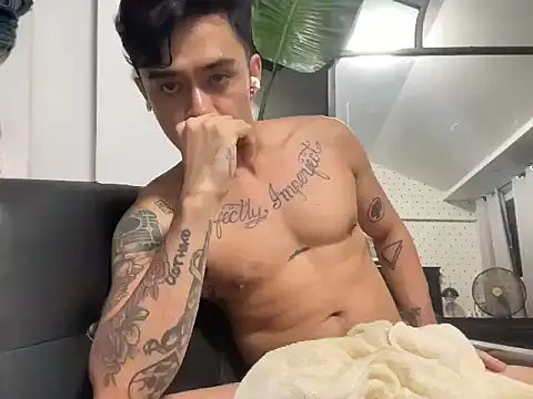 KarlKambing online show from November 13, 4:55 pm