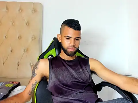 Snapshot of adri_sexboy229 chatting on September 11, 2:10 am adri sexboy229 online show from September 11, 2:10 am
