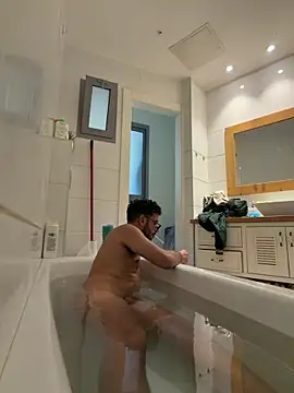 husbandandwifetobe online show from December 20, 1:18 pm