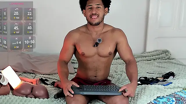 Snapshot of zarek_lux chatting on October 18, 2:11 pm zarek lux online show from October 18, 2:11 pm
