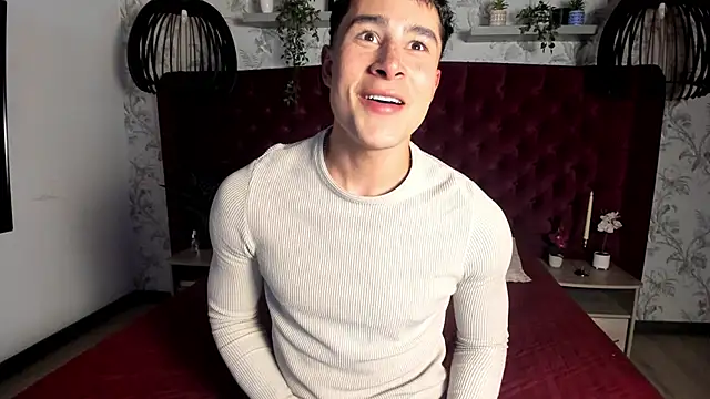 AustinJones  online show from April 9, 7:53 pm