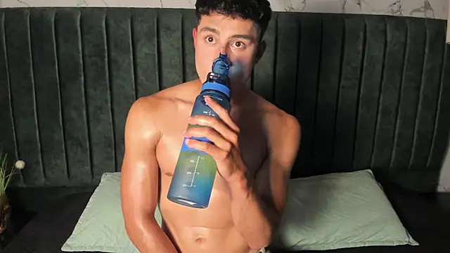 AustinJones  online show from November 13, 7:29 pm