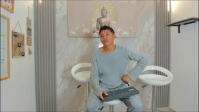 BEAUTY BOYS1 online show from January 8, 7:24 am