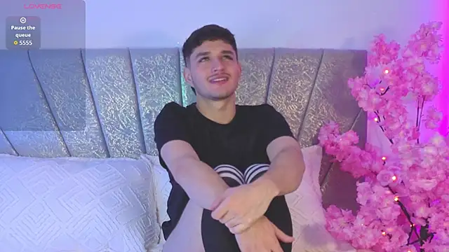 LiamMuller online show from April 23, 4:20 pm