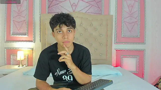 Dani rivass online show from February 5, 11:39 am