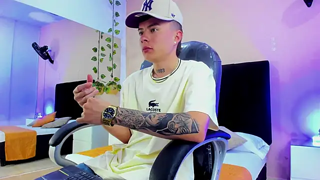 Nascary Fox online show from November 26, 7:50 pm