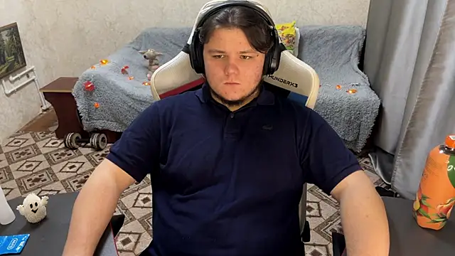 desiredude9 online show from October 17, 7:07 pm