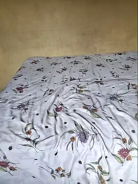 RAWFREAKYVERSE online show from December 15, 6:43 am