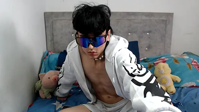 dylann ross online show from April 15, 7:58 pm