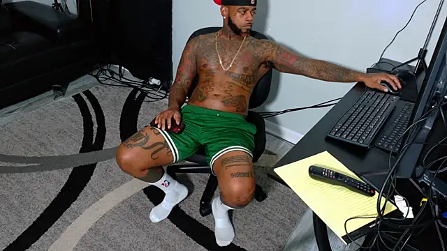 SLANGONDEMHOES online show from November 22, 8:08 pm