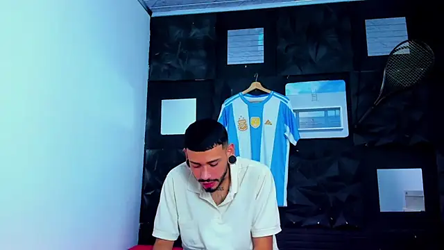 Snapshot of rolo_martinez chatting on September 13, 1:39 am rolo martinez online show from September 13, 1:39 am