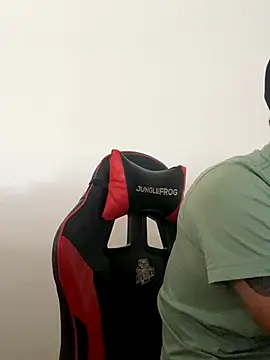 cristopher wallacee online show from October 13, 8:15 pm