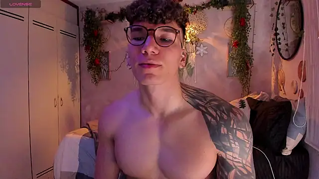 estebandi do online show from December 23, 12:41 am