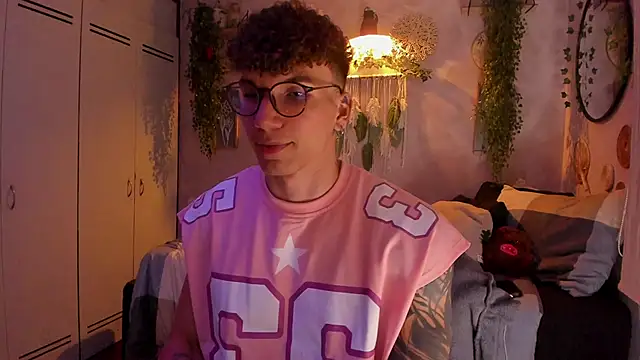 estebandi do online show from January 18, 3:19 am