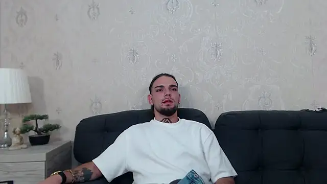 Snapshot of DanyelCarter chatting on October 12, 7:30 pm DanyelCarter online show from October 12, 7:30 pm