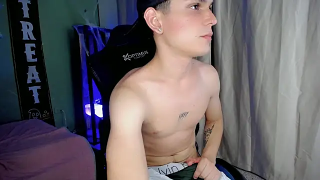 dilan hott  online show from November 1, 2:04 am