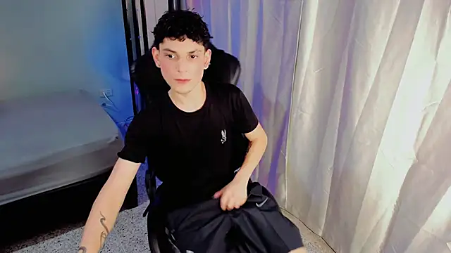 dilan hott  online show from September 21, 9:26 pm