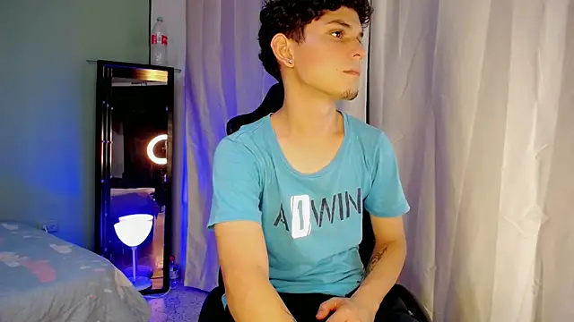 dilan hott  online show from October 10, 12:04 am