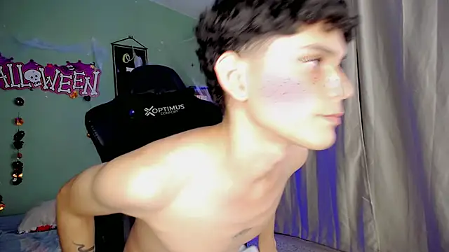 dilan hott  online show from October 28, 1:30 am