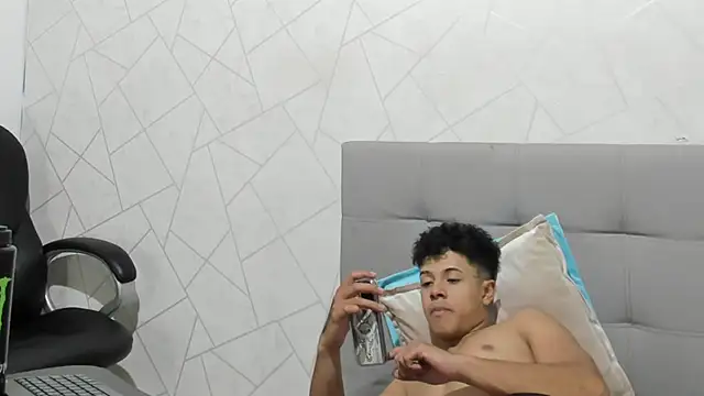 Alex Colton7 online show from November 22, 4:56 am