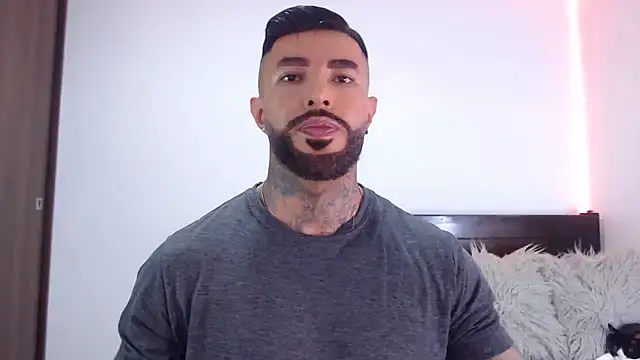 andrea de lucaa online show from January 14, 4:50 am