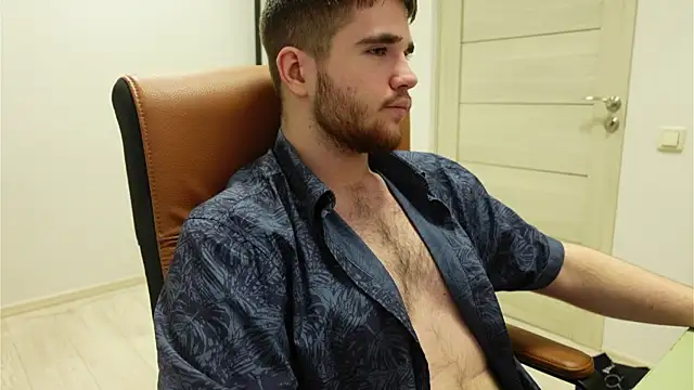 Snapshot of Mark_Maxim chatting on October 2, 8:57 pm Mark Maxim online show from October 2, 8:57 pm