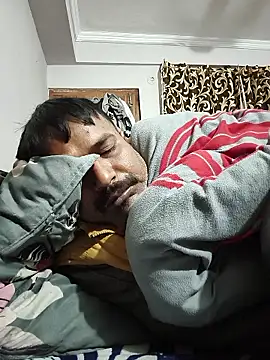 vardh033 online show from January 9, 1:11 am