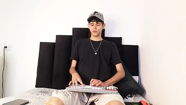 alexmark  online show from October 29, 7:17 pm