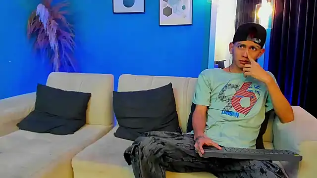 Marcus and Tony online show from February 18, 3:37 am